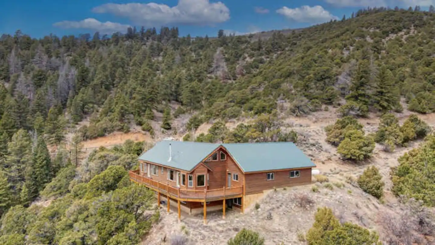 Vacation Rental in Salida Colorado with Mountain Views - Exterior view of house